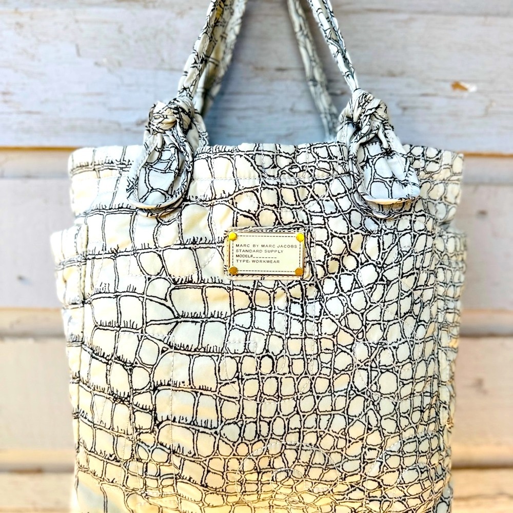 MARC JACOBS tote. EUC❗️